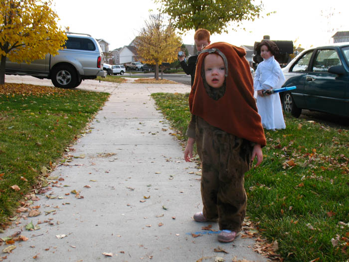 halloween costumes vintage star wars princess leia darth vader wicket ewok costumes handmade diy a new hope return of the jedi kids children unique fall cute sweet ideas adorable